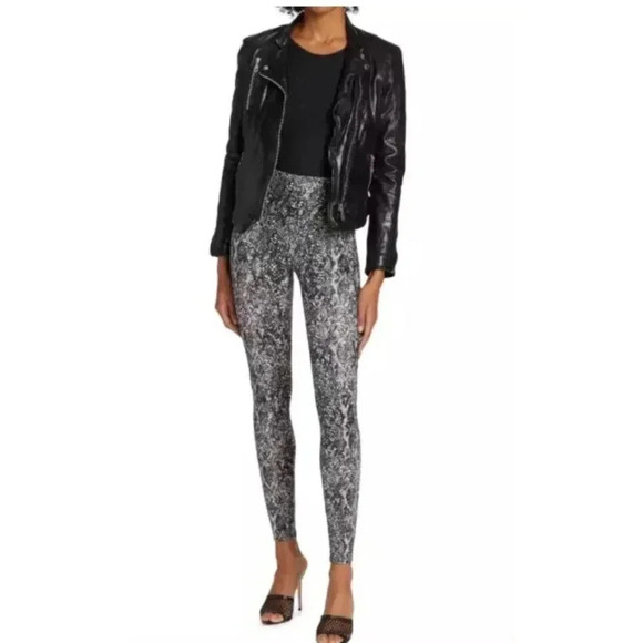 SPANX Women Grey Snake Faux Leather Snakeskin Leggings Size L NWT - Picture 5 of 8